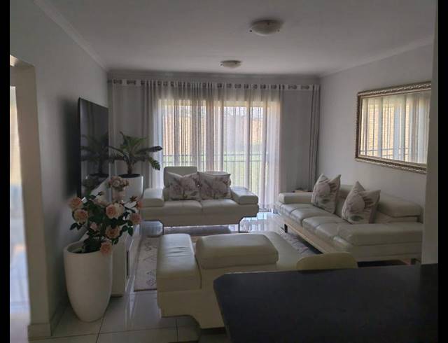 2 BEDROOM APARTMENT FOR SALE IN WITFIELD
